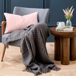 Alec Throw · Forest Green