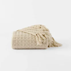 Alec Throw · Forest Green