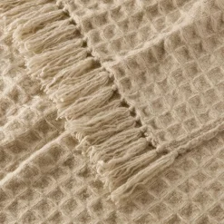 Alec Throw · Forest Green