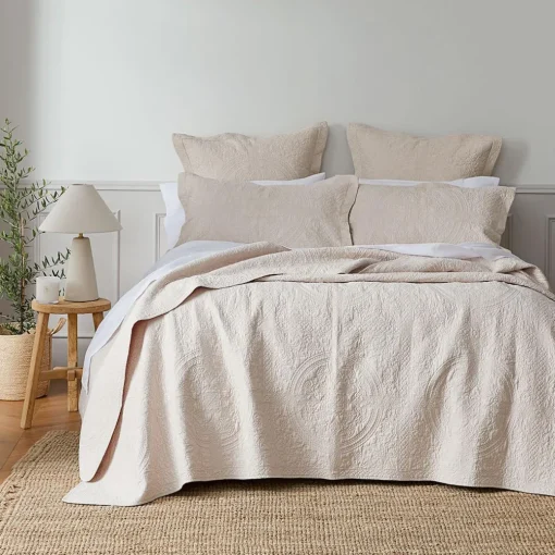 Artemida Bedspread - White