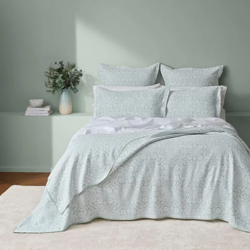 Carina Bedspread - Sage/Ivory
