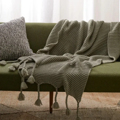 Chunky Tassel Throw - Pine