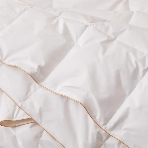 Luxury Light 80% Goose Down Quilt
