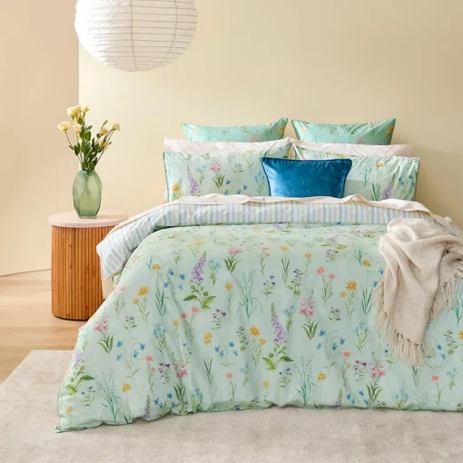 Pamela Quilt Cover