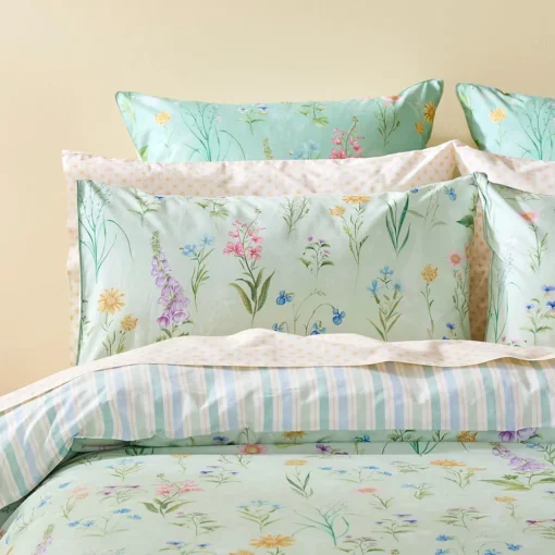 Pamela Quilt Cover