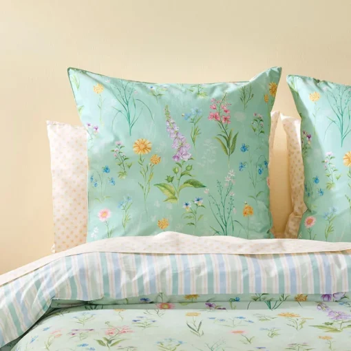 Pamela Quilt Cover