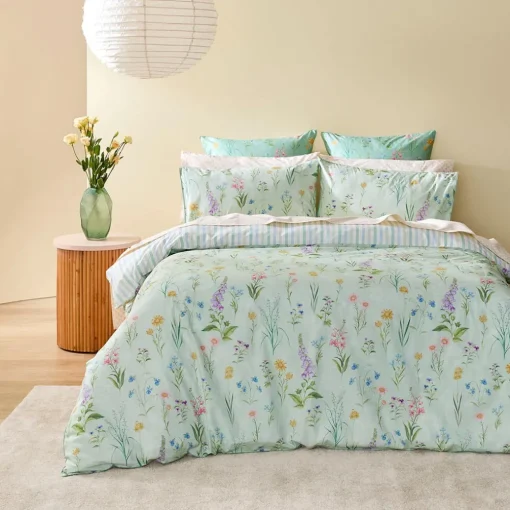 Pamela Quilt Cover