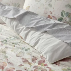 Smokebush Quilt Cover