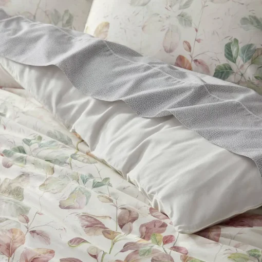 Smokebush Quilt Cover