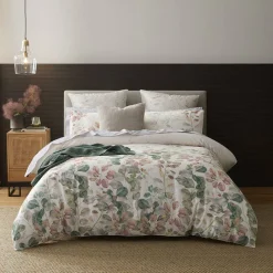 Smokebush Quilt Cover