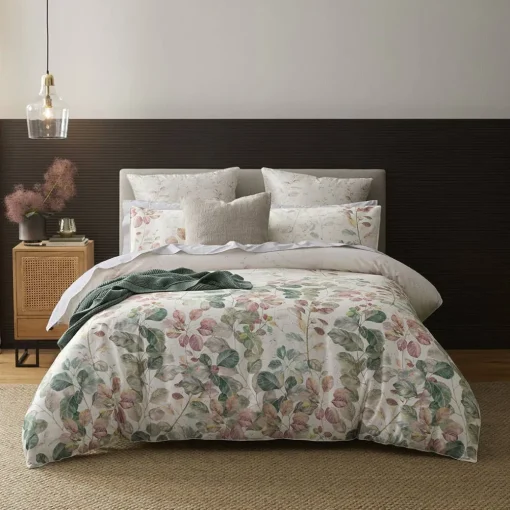 Smokebush Quilt Cover