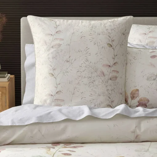 Smokebush Quilt Cover