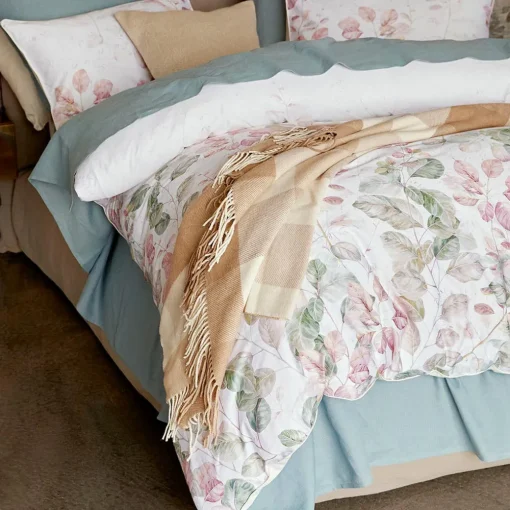 Smokebush Quilt Cover