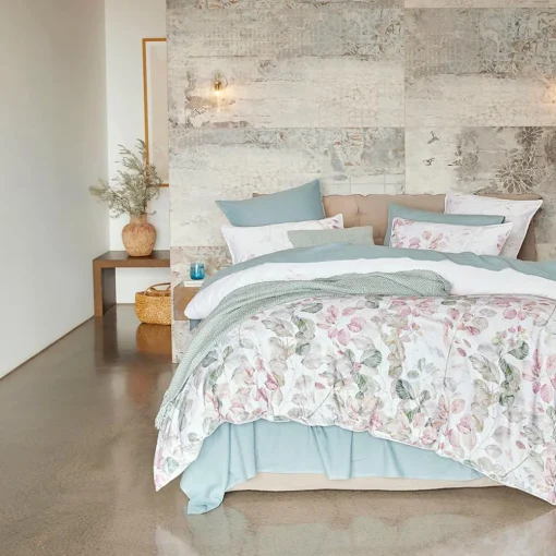 Smokebush Quilt Cover