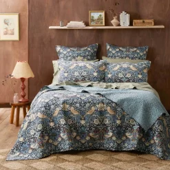 Strawberry Thief Bedspread