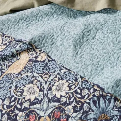 Strawberry Thief Bedspread