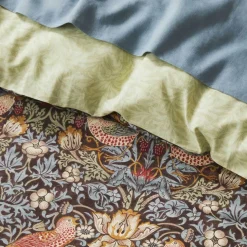 Strawberry Thief Quilt Cover - Chocolate