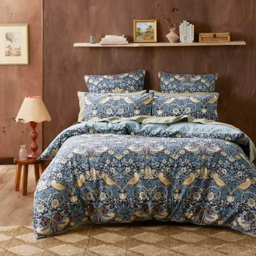 Strawberry Thief Quilt Cover - Chocolate