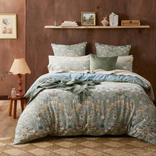 Strawberry Thief Quilt Cover - Chocolate