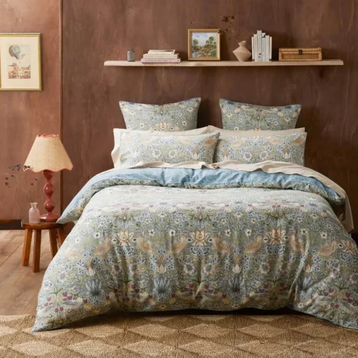 Strawberry Thief Quilt Cover - Chocolate