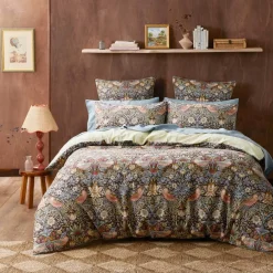 Strawberry Thief Quilt Cover - Chocolate