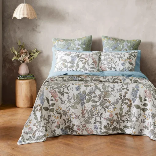 Swinden Bedspread